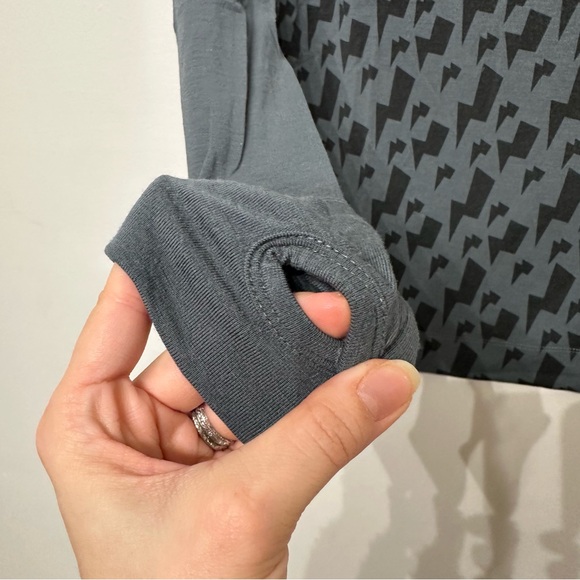 Oiselle Wazzie Wool Long Sleeve Merino Baselayer Shirt Top 4 - Picture 4 of 4